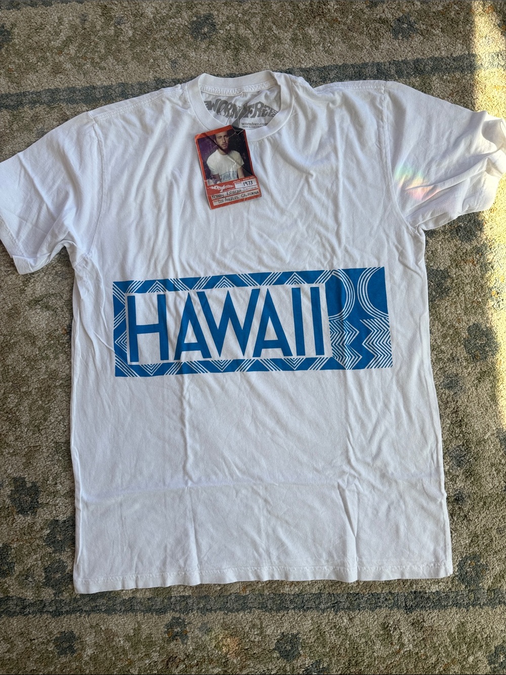 Worn Free T-Shirt with Blue HAWAII Graphic XL